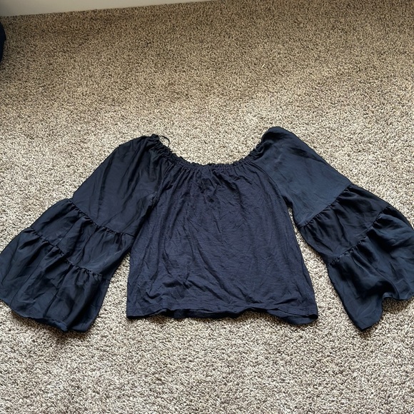 Anthropologie Bell Seelve Blouse Off or On The Shoulder Size Small - Picture 3 of 3